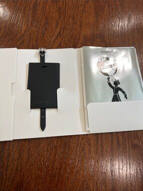 RIMOWA Black Leather ID Luggage Tag with Strap